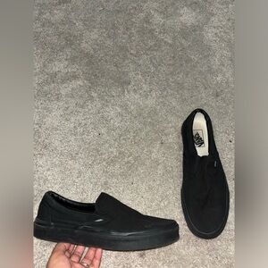 Black Low Too Vans